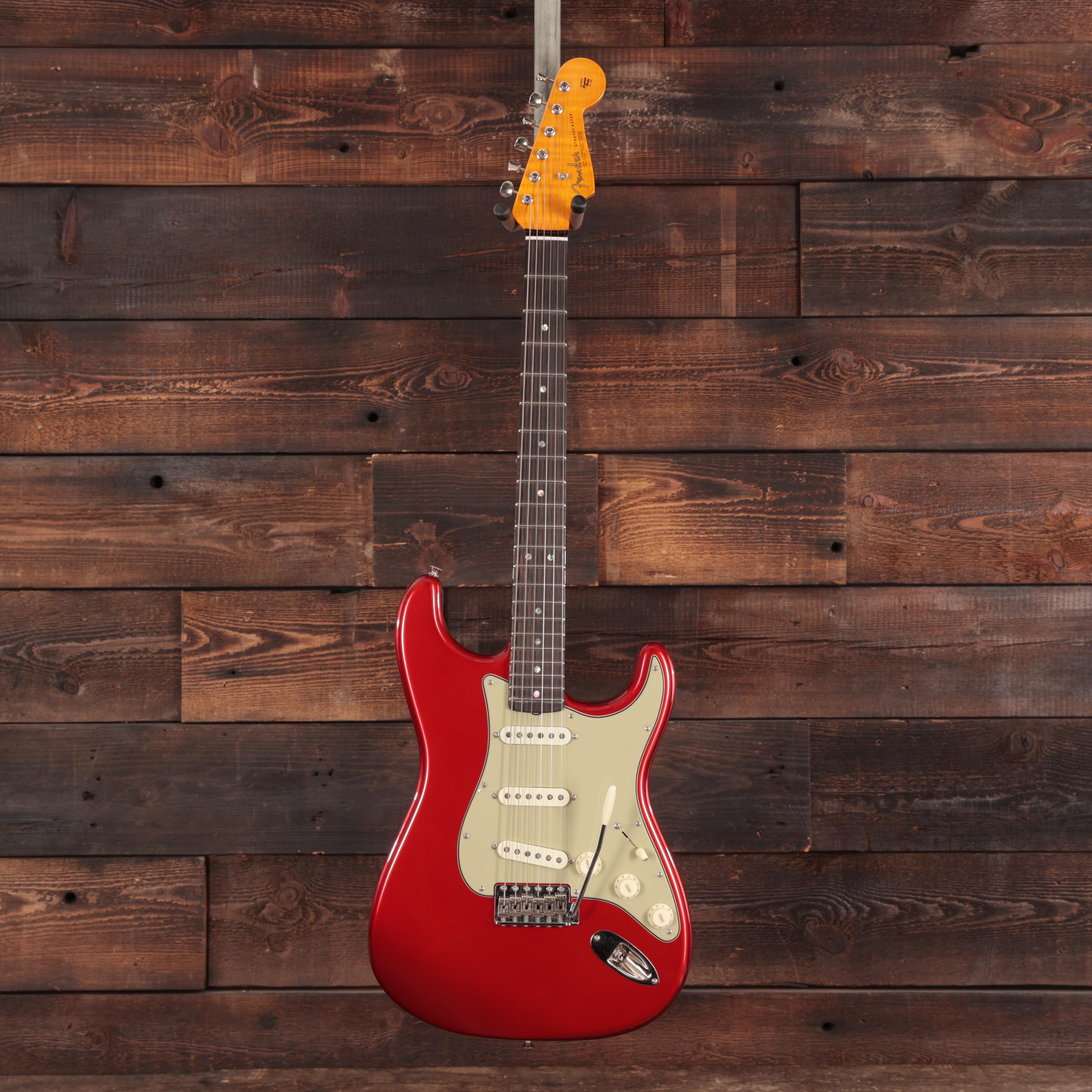 Fender Custom Shop '63 Stratocaster Time Capsule In Frost Red